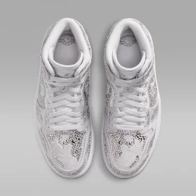 Jordan 1 Retro High OG Swarovski Vast Grey (Women's) magas szárú sneaker – termékfotó, oldalnézet