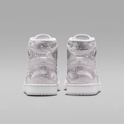 Jordan 1 Retro High OG Swarovski Vast Grey (Women's) magas szárú sneaker – termékfotó, oldalnézet