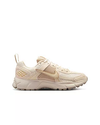 Nike Zoom Vomero 5 Pale Ivory Sand Drift (GS) alacsony szárú sneaker – termékfotó, oldalnézet