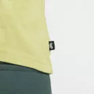 Nike SB Yuto T-shirt Olive Aura – termékfotó, oldalnézet
