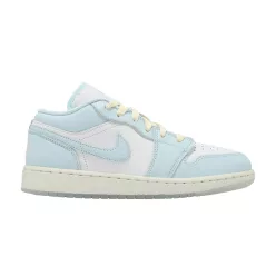Air Jordan 1 Low SE GS 'Glacier Blue' alacsony szárú sneaker – termékfotó, oldalnézet