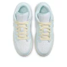 Air Jordan 1 Low SE GS 'Glacier Blue' alacsony szárú sneaker – termékfotó, oldalnézet