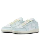 Air Jordan 1 Low SE GS 'Glacier Blue' alacsony szárú sneaker – termékfotó, oldalnézet