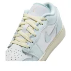 Air Jordan 1 Low SE GS 'Glacier Blue' alacsony szárú sneaker – termékfotó, oldalnézet