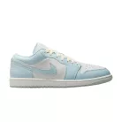 Jordan 1 Low SE Glacier Blue Summit White alacsony szárú sneaker – termékfotó, oldalnézet