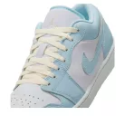 Jordan 1 Low SE Glacier Blue Summit White alacsony szárú sneaker – termékfotó, oldalnézet