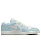 Jordan 1 Low SE Glacier Blue Summit White alacsony szárú sneaker – termékfotó, oldalnézet