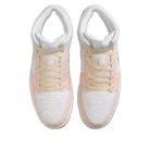Jordan 1 Mid SE White Sea Glass Glacier Blue Guava Ice közepes szárú sneaker – termékfotó, oldalnézet