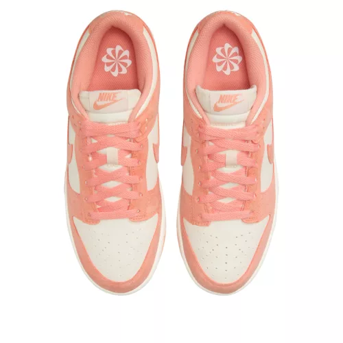 Nike Dunk Low Next Nature Apricot Agate (Women's) alacsony szárú sneaker – termékfotó, oldalnézet