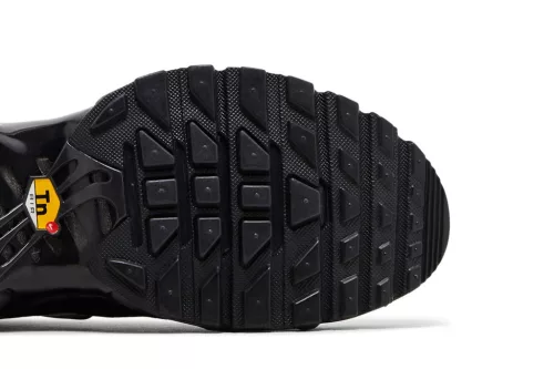 Nike Air Max Plus SE Black Chrome Silver (Women's) női alacsony szárú utcai sneaker fekete