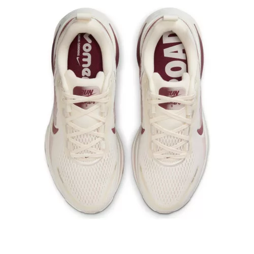 Nike Vomero 18 Pale Ivory Red Sepia Silt Red Dark Team Red (Women's) alacsony szárú sneaker – termékfotó, oldalnézet