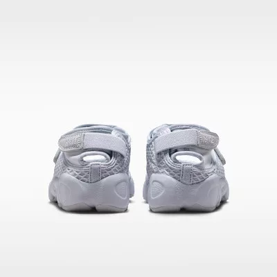 Nike Air Rift Pure Platinum Wolf Grey (Women's) alacsony szárú sneaker – termékfotó, oldalnézet