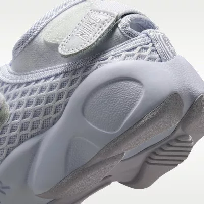 Nike Air Rift Pure Platinum Wolf Grey (Women's) alacsony szárú sneaker – termékfotó, oldalnézet