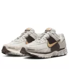 Nike Zoom Vomero 5 Light Bone Ironstone (Women's) alacsony szárú sneaker – termékfotó, oldalnézet