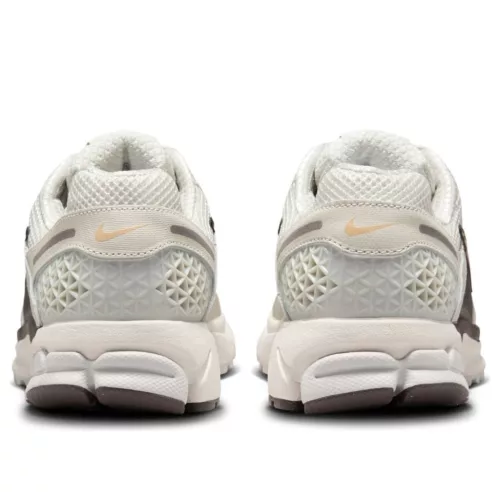 Nike Zoom Vomero 5 Light Bone Ironstone (Women's) alacsony szárú sneaker – termékfotó, oldalnézet