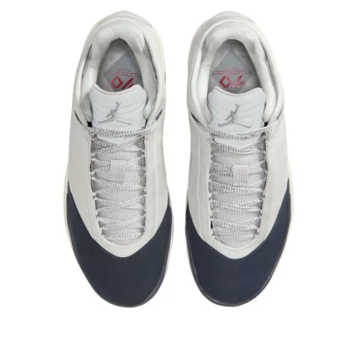 Jordan 40 Wolf Grey alacsony szárú sneaker – termékfotó, oldalnézet