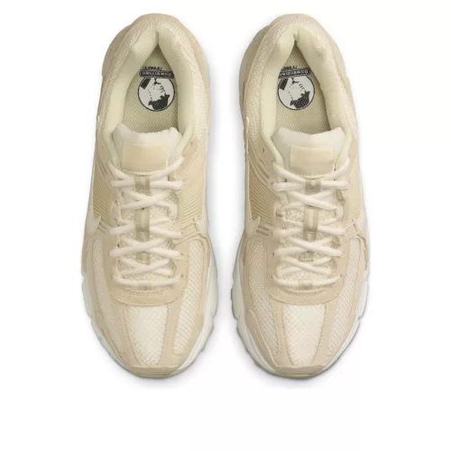 Nike Zoom Vomero 5 Beach Light Khaki (Women's) alacsony szárú sneaker – termékfotó, oldalnézet