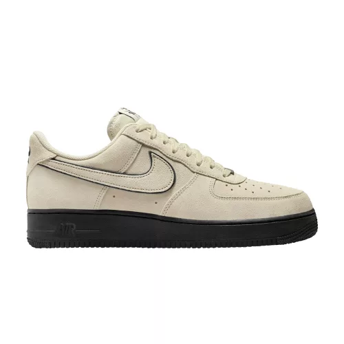 Nike Air Force 1 '07 LV8 Light Khaki Black alacsony szárú sneaker – termékfotó, oldalnézet