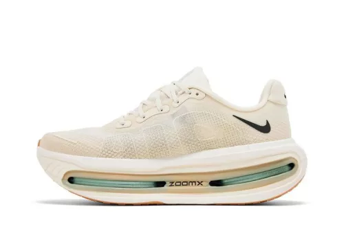 Nike Vomero Premium Pale Ivory Jade Horizon alacsony szárú sneaker – termékfotó, oldalnézet