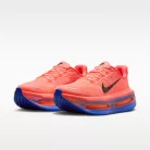 Nike Vomero Premium 'Atomic Pink Racer Blue Crimson Tint' alacsony szárú sneaker – termékfotó, oldalnézet