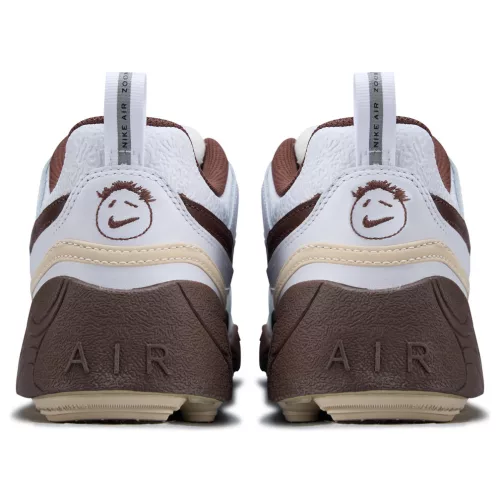 Nike Zoom Field Jaxx Travis Scott Light Chocolate alacsony szárú sneaker – termékfotó, oldalnézet