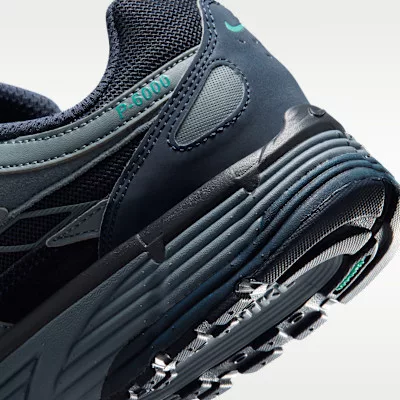 Nike P-6000 Winterized Thunder Blue Graphite Clear Jade alacsony szárú sneaker – termékfotó, oldalnézet