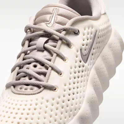 Nike Mind 002 Phantom College Grey alacsony szárú sneaker – termékfotó, oldalnézet