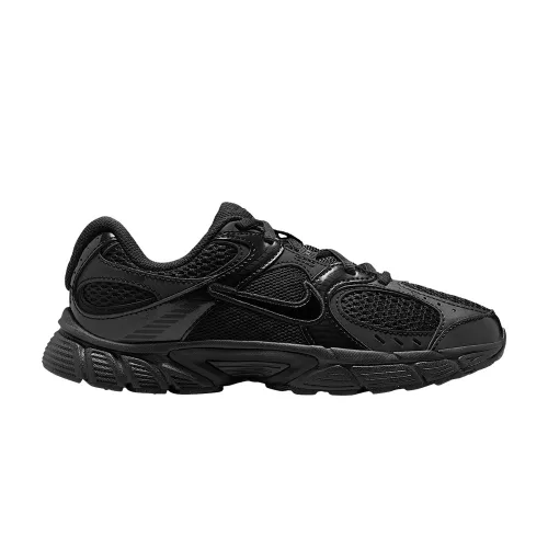Nike V5 RNR GS 'Triple Black' alacsony szárú sneaker – termékfotó, oldalnézet