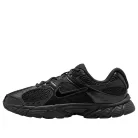 Nike V5 RNR GS 'Triple Black' alacsony szárú sneaker – termékfotó, oldalnézet