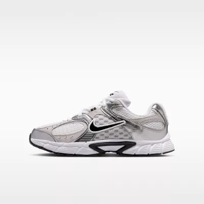 Nike V5 RNR White Vast Grey (GS) alacsony szárú sneaker – termékfotó, oldalnézet
