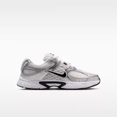 Nike V5 RNR White Vast Grey (GS) alacsony szárú sneaker – termékfotó, oldalnézet