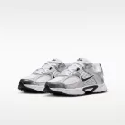 Nike V5 RNR White Vast Grey (GS) alacsony szárú sneaker – termékfotó, oldalnézet