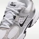 Nike V5 RNR White Vast Grey (GS) alacsony szárú sneaker – termékfotó, oldalnézet