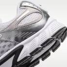 Nike V5 RNR White Vast Grey (GS) alacsony szárú sneaker – termékfotó, oldalnézet