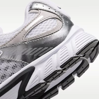 Nike V5 RNR White Vast Grey (GS) alacsony szárú sneaker – termékfotó, oldalnézet