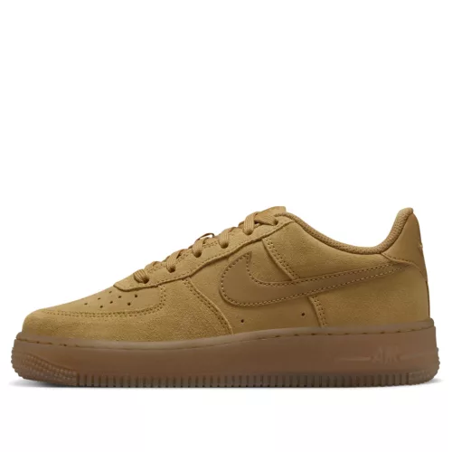 Nike Air Force 1 Low LV8 Wheat Gum Light Brown (GS) alacsony szárú sneaker – termékfotó, oldalnézet
