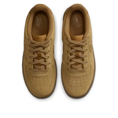 Nike Air Force 1 Low LV8 Wheat Gum Light Brown (GS) alacsony szárú sneaker – termékfotó, oldalnézet
