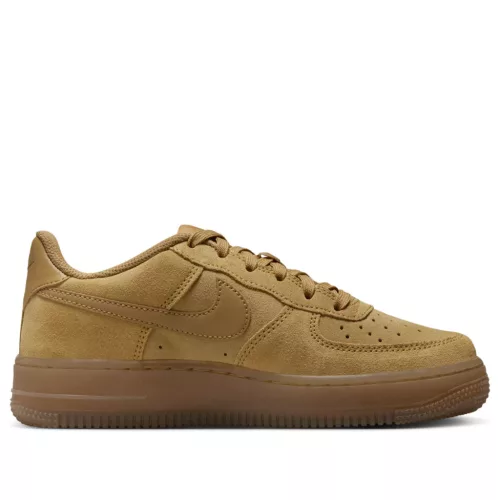 Nike Air Force 1 Low LV8 Wheat Gum Light Brown (GS) alacsony szárú sneaker – termékfotó, oldalnézet