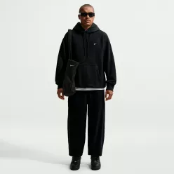 Nike Solo Swoosh Men's Pullover Hoodie Black/Black/White – termékfotó, oldalnézet