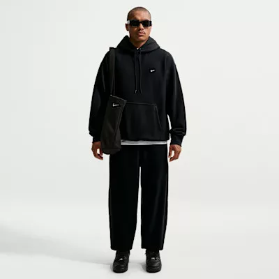Nike Solo Swoosh Men's Pullover Hoodie Black/Black/White – termékfotó, oldalnézet
