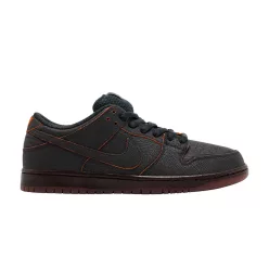 Nike Dunk SB Low Krampus alacsony szárú sneaker – termékfotó, oldalnézet