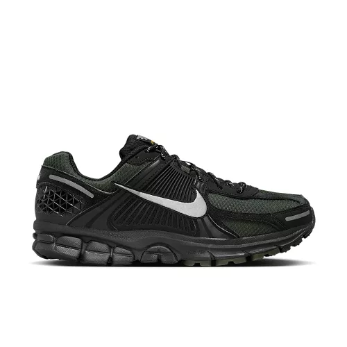 Nike Zoom Vomero 5 Black Sequoia alacsony szárú sneaker – termékfotó, oldalnézet