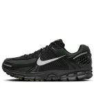 Nike Zoom Vomero 5 Black Sequoia alacsony szárú sneaker – termékfotó, oldalnézet