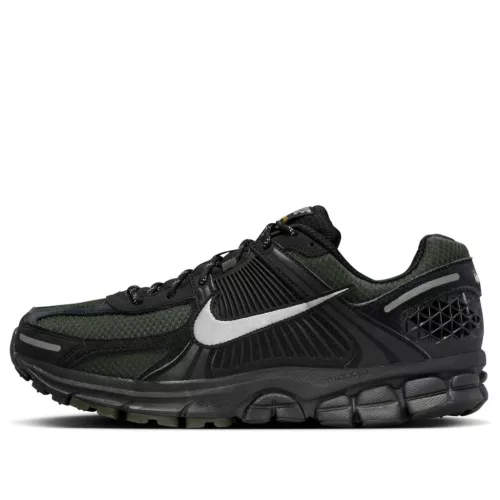 Nike Zoom Vomero 5 Black Sequoia alacsony szárú sneaker – termékfotó, oldalnézet