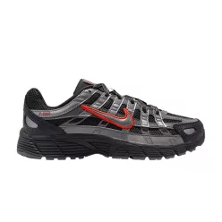 Nike P-6000 Anthracite Picante Red Metallic Cool Grey (GS) alacsony szárú sneaker – termékfotó, oldalnézet
