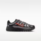 Nike P-6000 Anthracite Picante Red Metallic Cool Grey (GS) alacsony szárú sneaker – termékfotó, oldalnézet