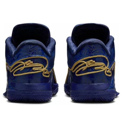 Nike LeBron 22 Monopoly Deep Royal Blue alacsony szárú sneaker – termékfotó, oldalnézet