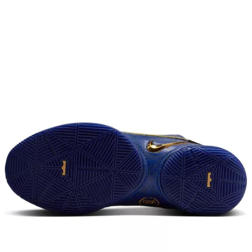 Nike LeBron 22 Monopoly Deep Royal Blue alacsony szárú sneaker – termékfotó, oldalnézet