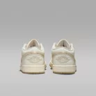 Jordan 1 Low SE Metallic Team Gold (Women's) alacsony szárú sneaker – termékfotó, oldalnézet