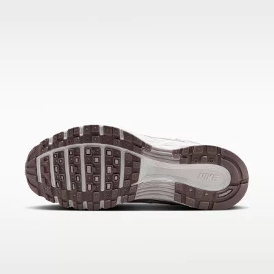 Nike P-6000 Phantom Mink Brown (Women's) alacsony szárú sneaker – termékfotó, oldalnézet